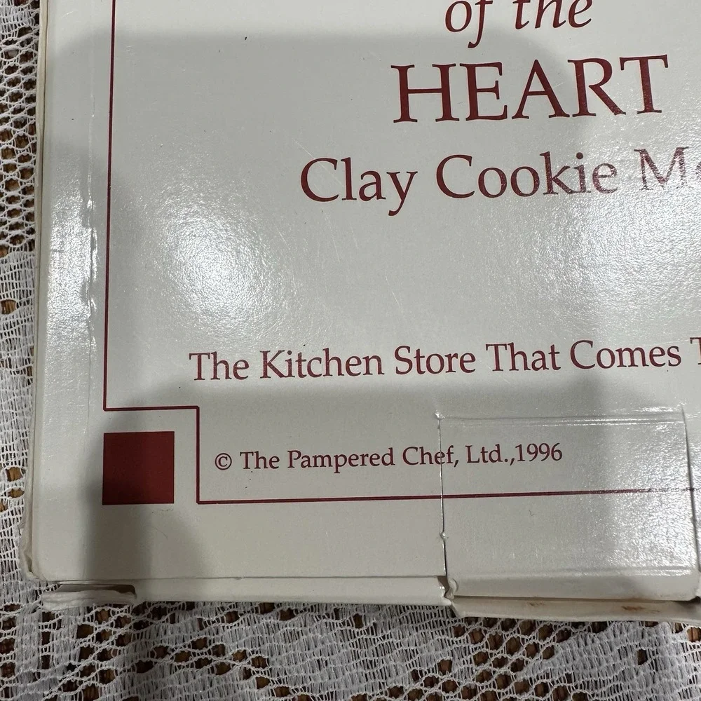 Vintage 1996 The Pampered Chef Gardens of The Heart Clay Cookie Mold New‎ In Box